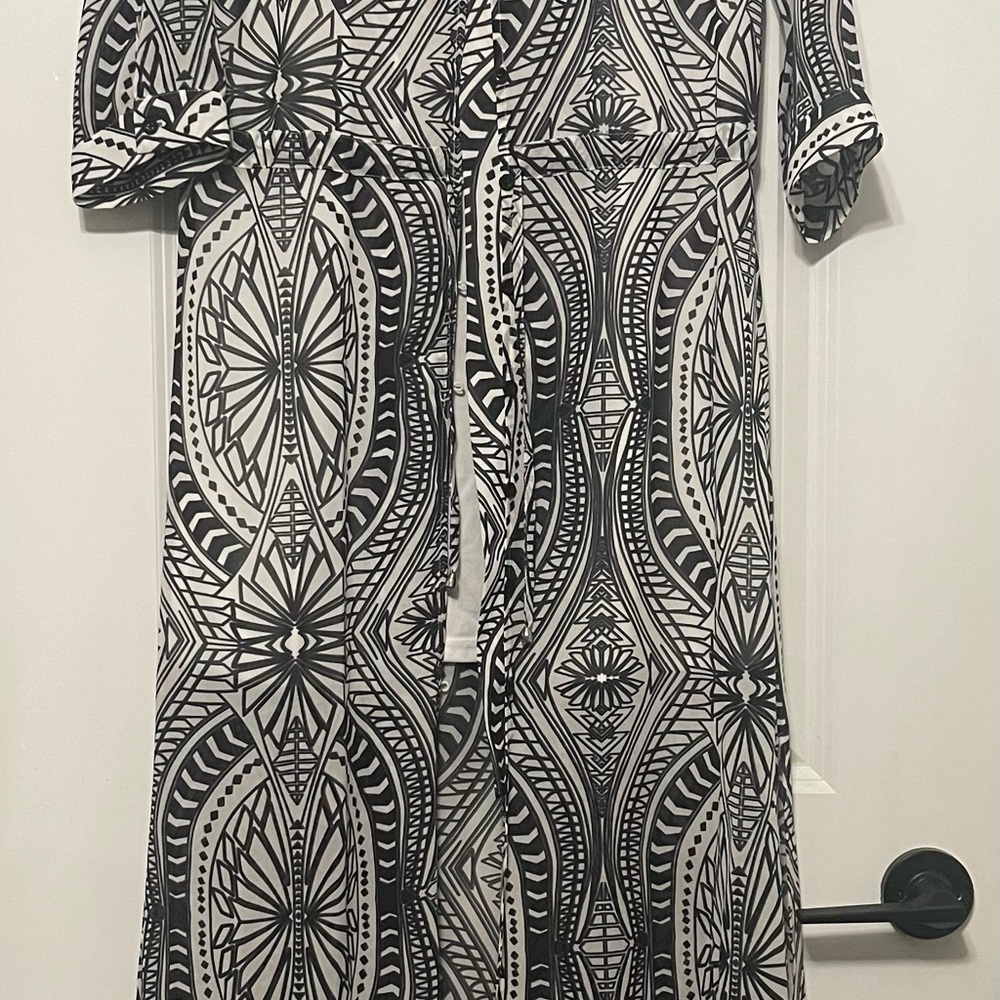 Chic Black and White Geometric Dress